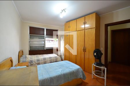 Casa à venda com 300m², 3 quartos e 8 vagasSuíte 2