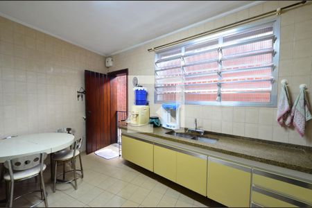 Casa à venda com 300m², 3 quartos e 8 vagasCozinha