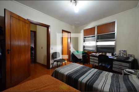 Casa à venda com 300m², 3 quartos e 8 vagasSuíte 3