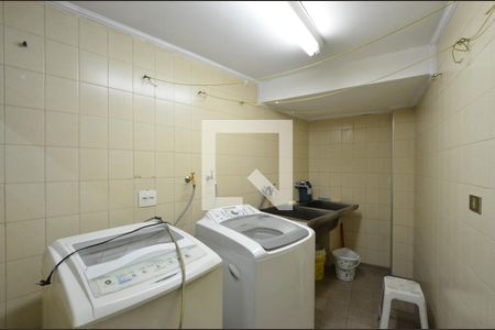 Casa à venda com 300m², 3 quartos e 8 vagasÁrea de Serviço