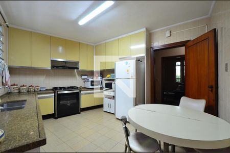 Casa à venda com 300m², 3 quartos e 8 vagasCozinha