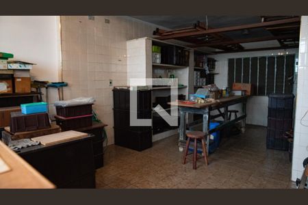 Casa à venda com 270m², 4 quartos e 4 vagasPorão