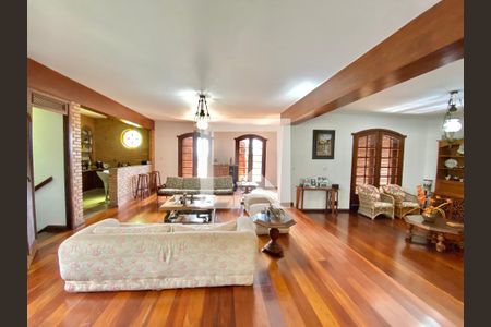 Casa à venda com 700m², 5 quartos e 4 vagas