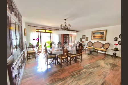 Casa à venda com 700m², 5 quartos e 4 vagas