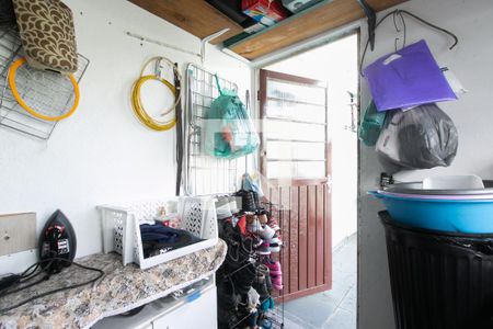 Casa à venda com 160m², 3 quartos e 3 vagas Casa à venda com 160m², 3 quartos e 3 vagasÁrea de Serviço