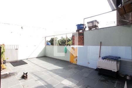 Casa à venda com 160m², 3 quartos e 3 vagas Casa à venda com 160m², 3 quartos e 3 vagasQuintal