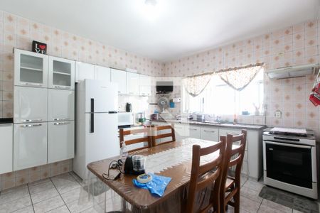 Casa à venda com 160m², 3 quartos e 3 vagas Casa à venda com 160m², 3 quartos e 3 vagasCozinha