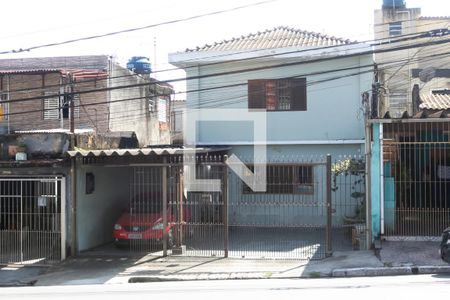 Casa à venda com 160m², 3 quartos e 3 vagas Casa à venda com 160m², 3 quartos e 3 vagasFachada