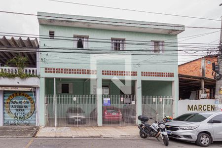 Casa à venda com 200000m², 2 quartos e 4 vagas Casa à venda com 200000m², 2 quartos e 4 vagasFachada