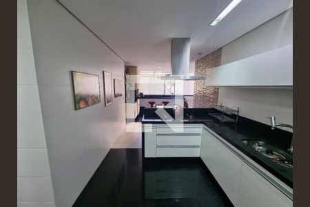 Apartamento à venda com 280m², 4 quartos e 3 vagas