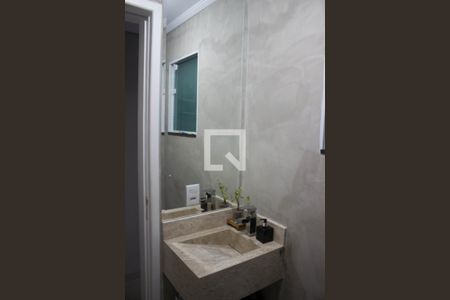 Lavabo de casa à venda com 3 quartos, 130m² em Vila Carmosina, São Paulo