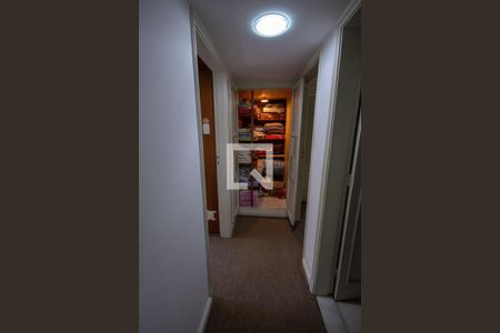 Apartamento à venda com 256m², 4 quartos e 1 vaga Apartamento à venda com 256m², 4 quartos e 1 vagaCorredor