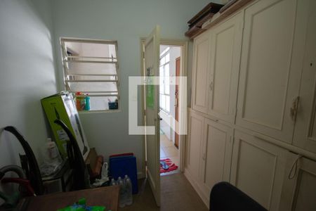 Apartamento à venda com 256m², 4 quartos e 1 vaga Apartamento à venda com 256m², 4 quartos e 1 vagaEscritório