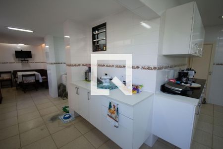 Apartamento à venda com 256m², 4 quartos e 1 vaga Apartamento à venda com 256m², 4 quartos e 1 vagaCozinha