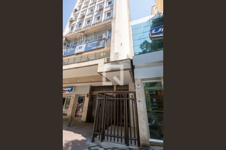 Apartamento à venda com 256m², 4 quartos e 1 vaga Apartamento à venda com 256m², 4 quartos e 1 vagaFachada