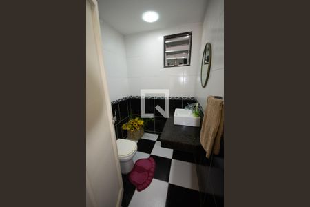 Apartamento à venda com 256m², 4 quartos e 1 vaga Apartamento à venda com 256m², 4 quartos e 1 vagaLavabo