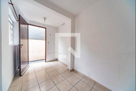 Casa à venda com 100m², 3 quartos e 2 vagasQuarto de Serviço 