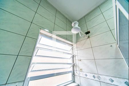 Casa à venda com 100m², 3 quartos e 2 vagasChuveiro