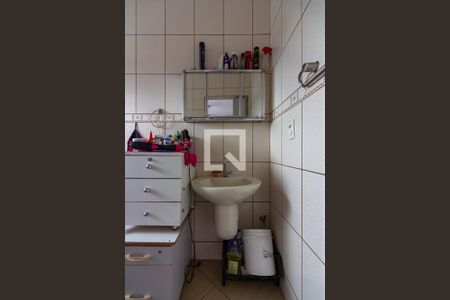 Banheiro de casa à venda com 3 quartos, 400m² em Km 18, Osasco