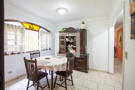 Casa à venda com 330m², 3 quartos e 5 vagas Casa à venda com 330m², 3 quartos e 5 vagasSala de Jantar