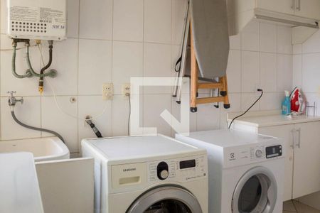 Apartamento à venda com 118m², 3 quartos e 3 vagas Apartamento à venda com 118m², 3 quartos e 3 vagasÁrea de Serviço