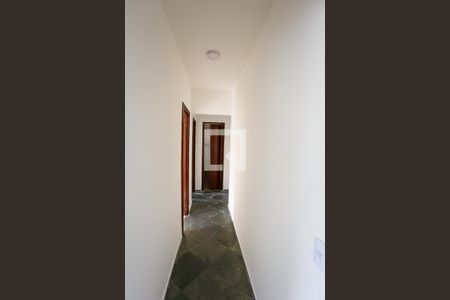 Corredor de apartamento à venda com 2 quartos, 69m² em Jardim Maria Rosa, Taboão da Serra