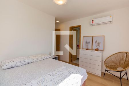 Suíte de apartamento para alugar com 2 quartos, 65m² em Jardim do Salso, Porto Alegre