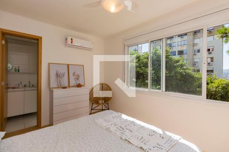 Suíte de apartamento para alugar com 2 quartos, 65m² em Jardim do Salso, Porto Alegre