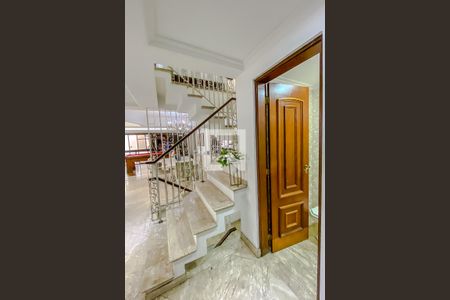 Casa à venda com 400m², 3 quartos e 7 vagasHall Social