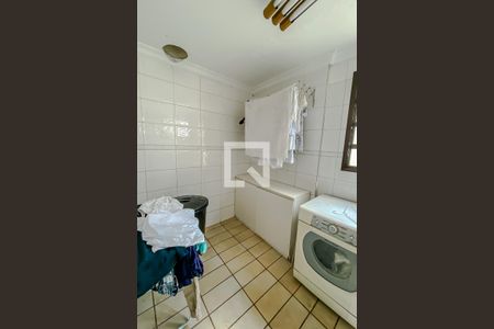 Casa à venda com 400m², 3 quartos e 7 vagasLavanderia