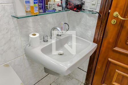 Casa à venda com 400m², 3 quartos e 7 vagasDetalhe Banheiro da Suite 2