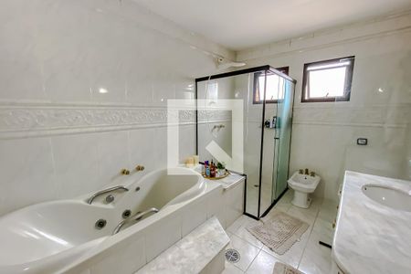 Casa à venda com 400m², 3 quartos e 7 vagasBanheiro da Suite 3