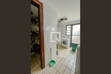 Casa à venda com 400m², 3 quartos e 7 vagasLavanderia