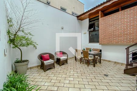 Casa à venda com 400m², 3 quartos e 7 vagasVaranda