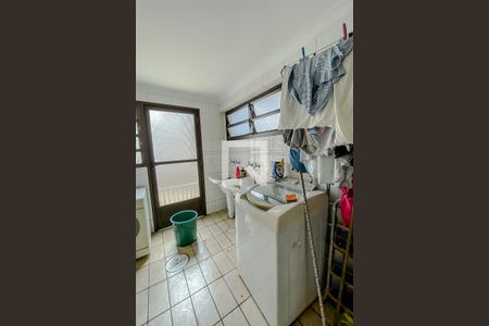 Casa à venda com 400m², 3 quartos e 7 vagasLavanderia