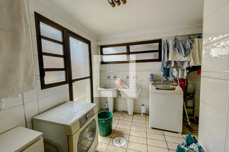 Casa à venda com 400m², 3 quartos e 7 vagasLavanderia