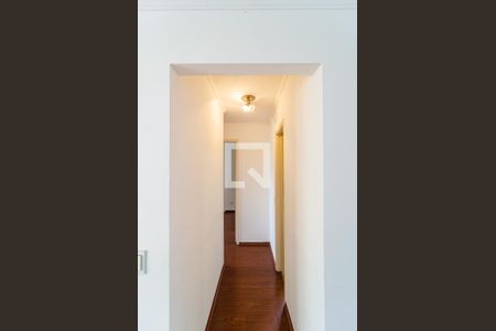 Corredor de apartamento para alugar com 2 quartos, 73m² em Parque Imperial, São Paulo