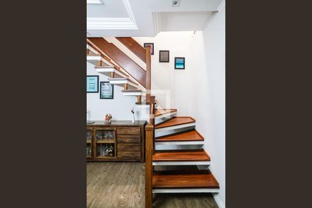 Escada de casa para alugar com 4 quartos, 260m² em Vila Tibiriçá, Santo André
