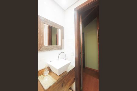 Casa à venda com 107m², 3 quartos e 2 vagas Casa à venda com 107m², 3 quartos e 2 vagasBANHEIRO SUITE