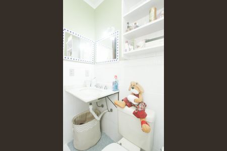 Casa à venda com 107m², 3 quartos e 2 vagas Casa à venda com 107m², 3 quartos e 2 vagasBANHEIRO SOCIAL