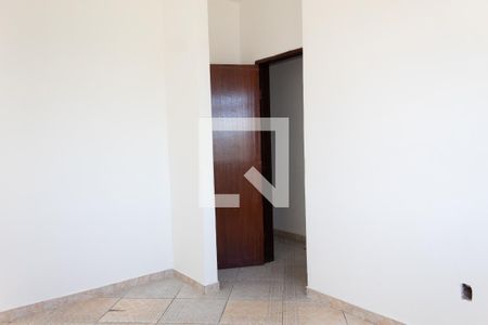 Quarto 1 de casa para alugar com 2 quartos, 121m² em Nova Cachoeirinha, Belo Horizonte