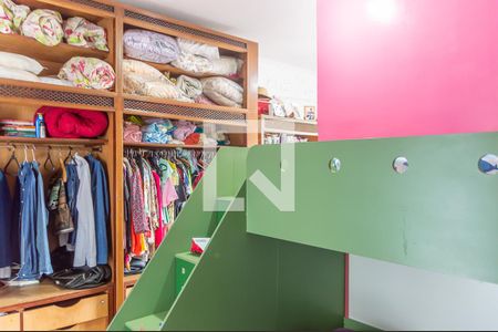 Casa à venda com 650m², 8 quartos e 8 vagasQuarto 2