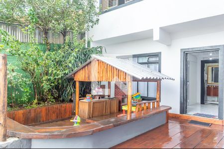 Casa à venda com 650m², 8 quartos e 8 vagasQuintal