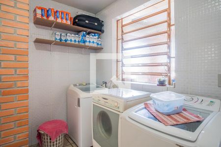 Casa à venda com 224m², 4 quartos e 1 vagaÁrea de Serviço