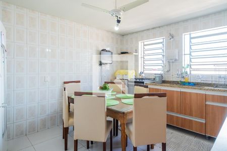 Casa à venda com 224m², 4 quartos e 1 vagaCozinha