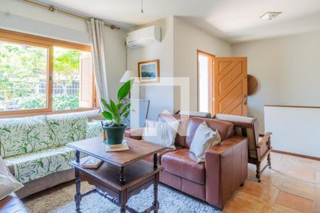 Sala de casa à venda com 4 quartos, 224m² em Vila Nova, Porto Alegre