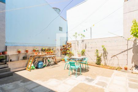 Casa à venda com 224m², 4 quartos e 1 vagaQuintal