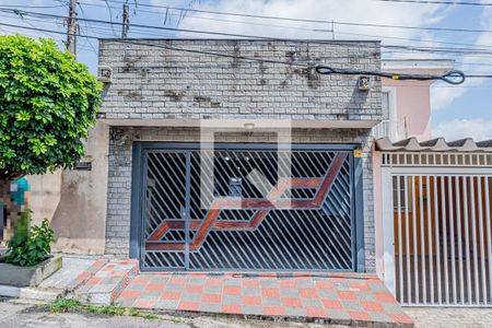 Casa para alugar com 130m², 3 quartos e 2 vagas Casa para alugar com 130m², 3 quartos e 2 vagasFachada