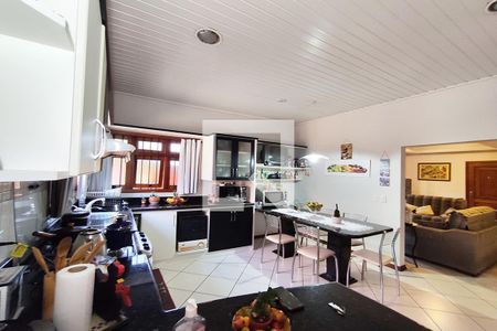 Casa à venda com 210m², 3 quartos e 3 vagasCozinha