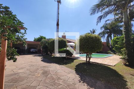 Casa à venda com 210m², 3 quartos e 3 vagasPiscina